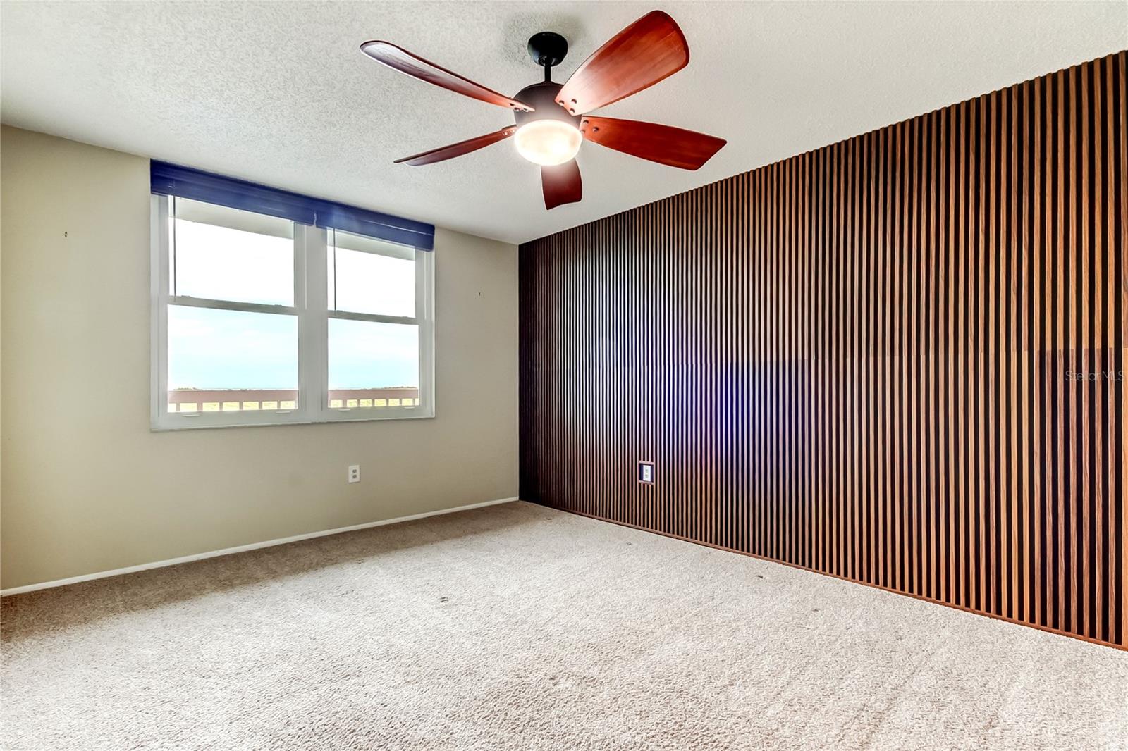 Image 8 of 40 For 2333 Feather Sound Drive B503