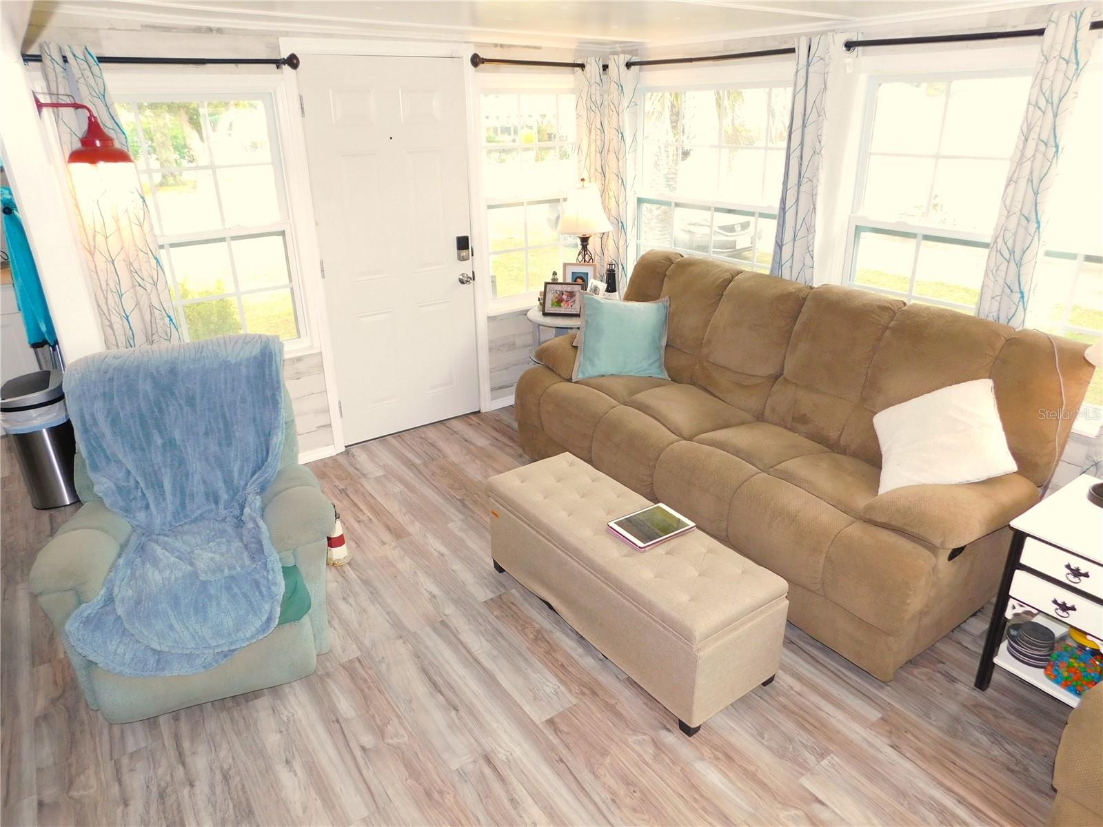 Image 24 of 74 For 37320 8th Avenue