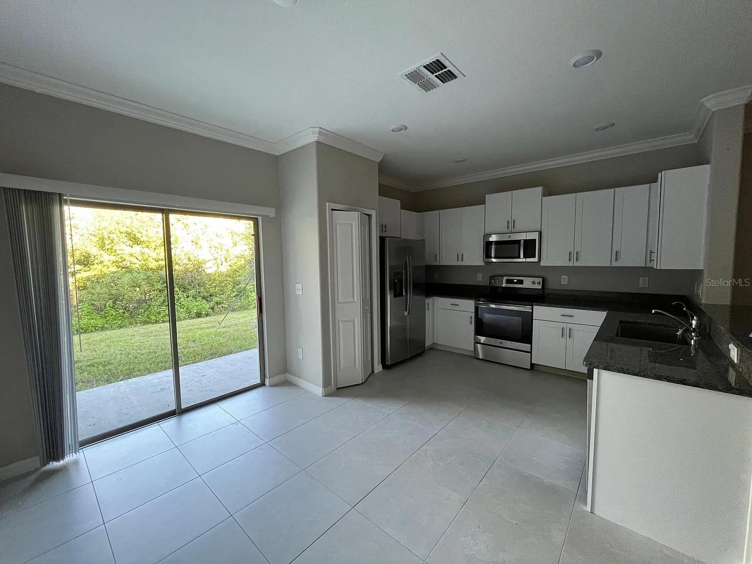 Image 4 of 19 For 1498 Cassius Street