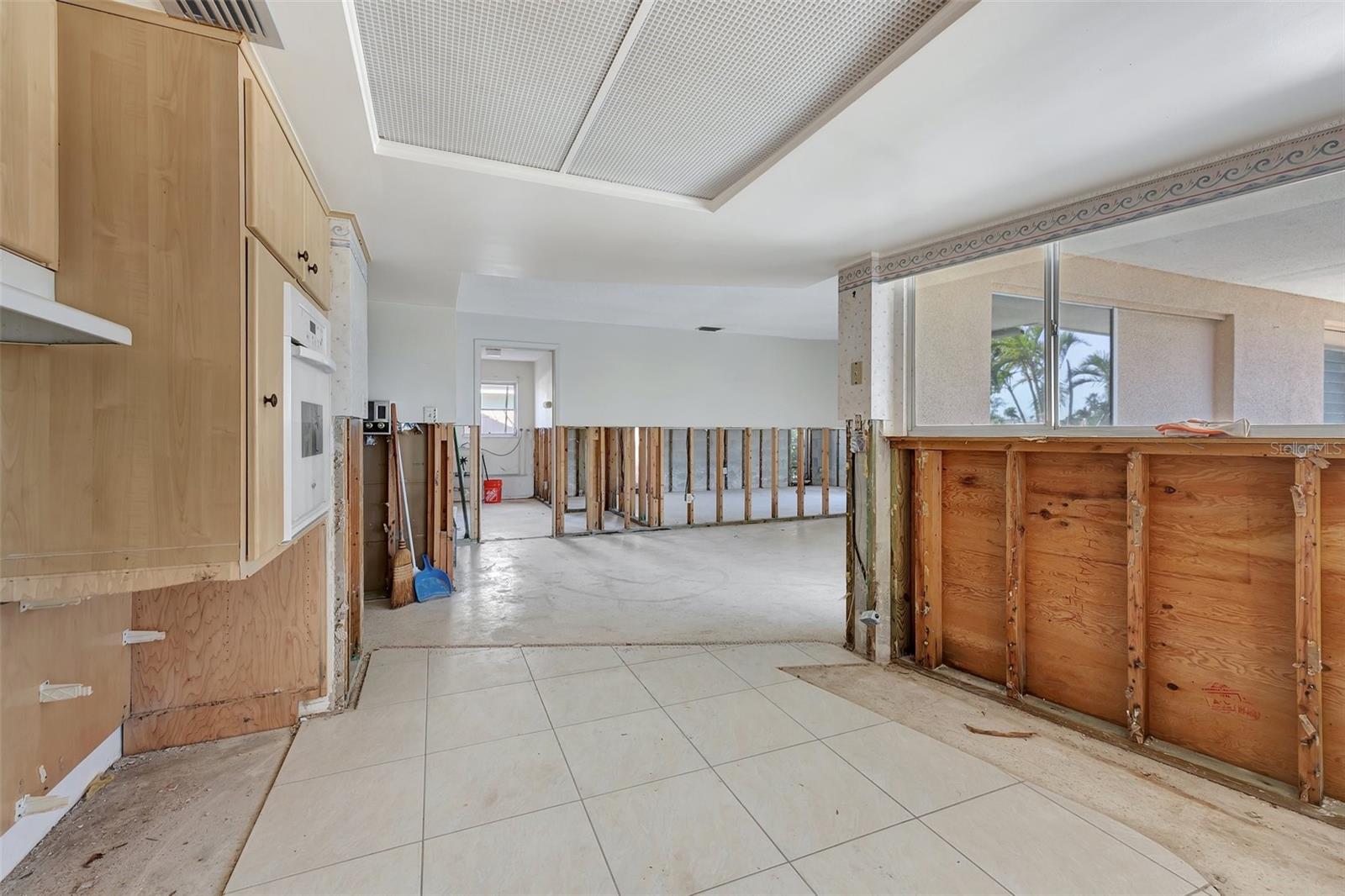 Image 17 of 45 For 219 Leeward Island