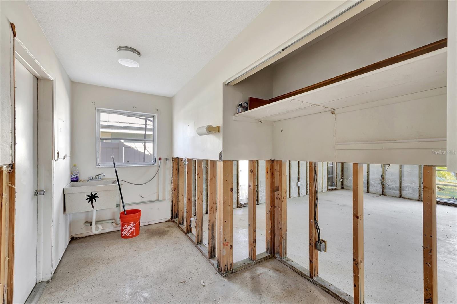 Image 21 of 45 For 219 Leeward Island