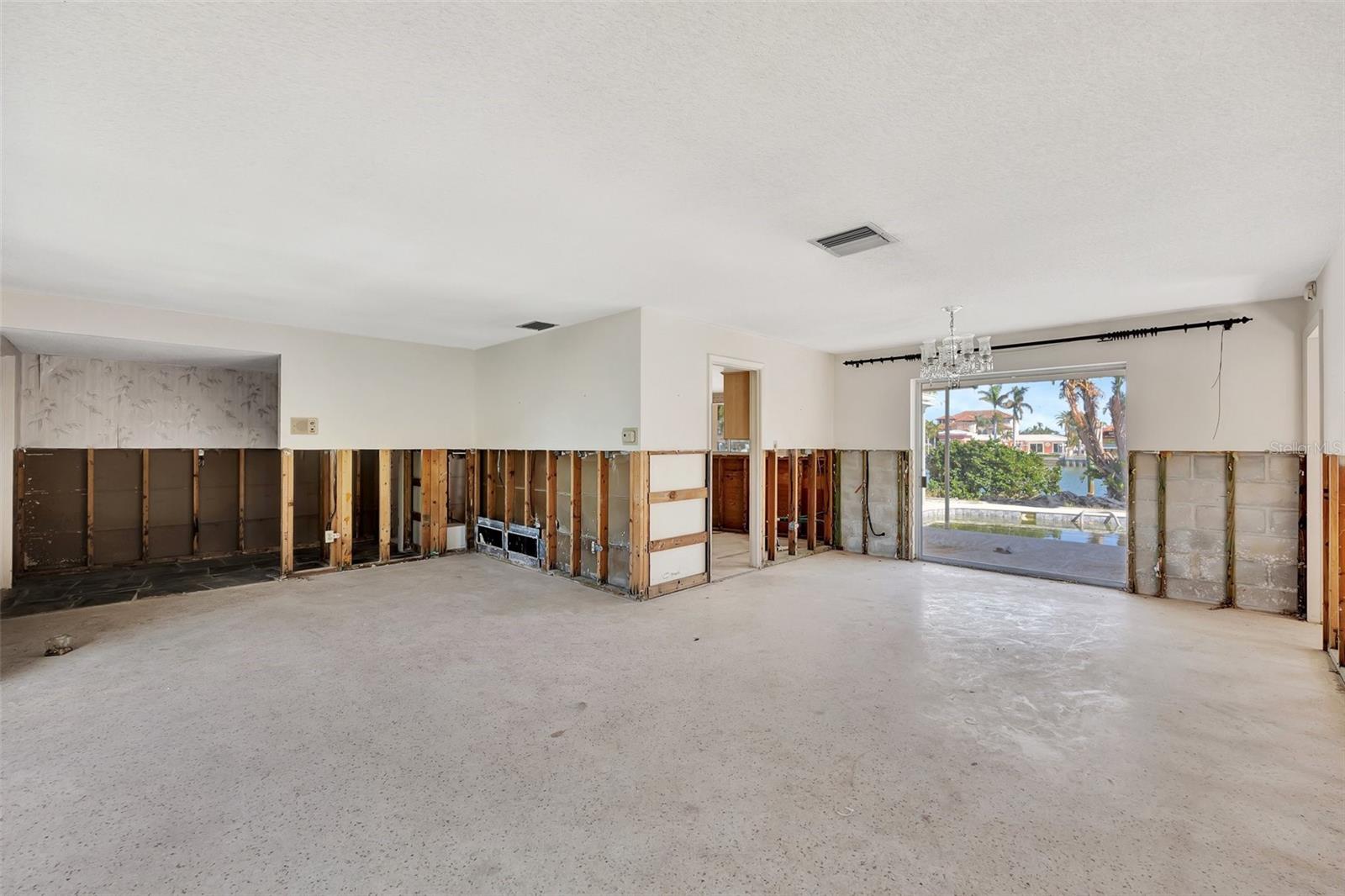 Image 8 of 45 For 219 Leeward Island