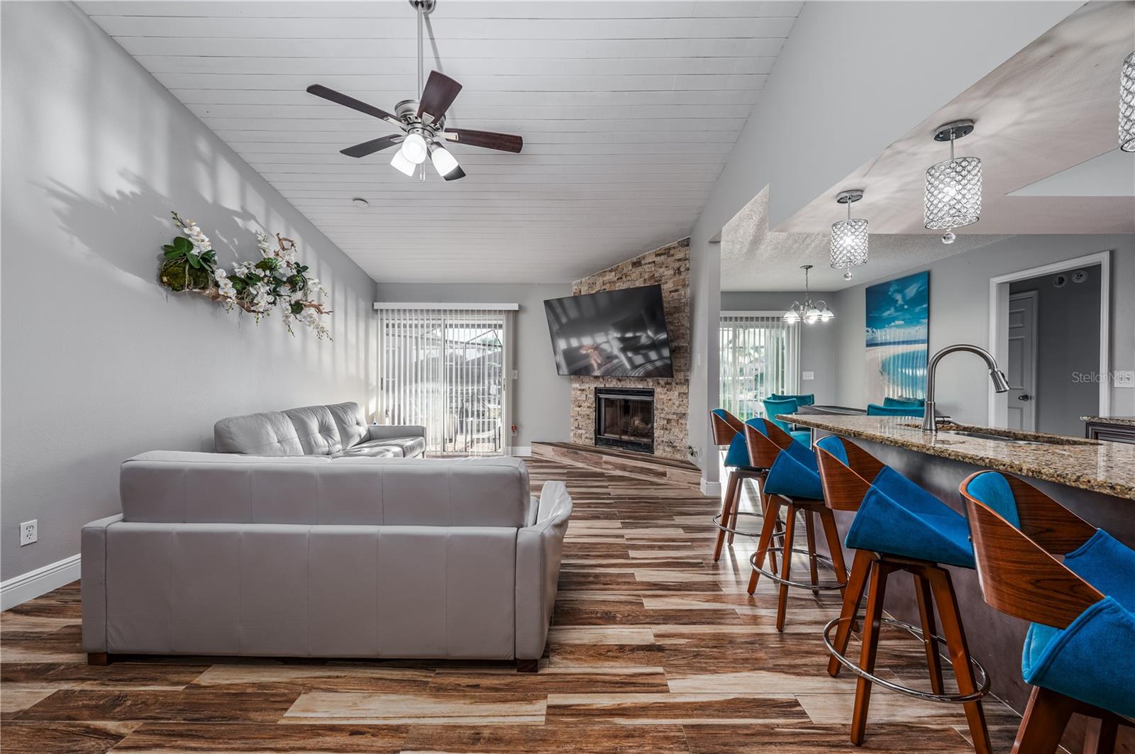 Image 13 of 36 For 930 Symphony Isles Boulevard