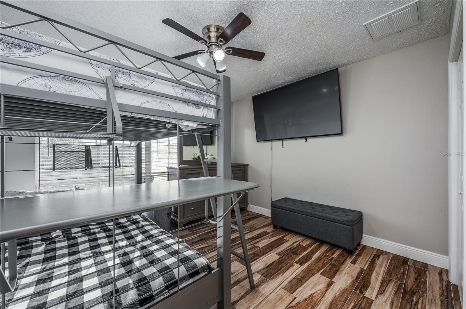 Image 22 of 36 For 930 Symphony Isles Boulevard