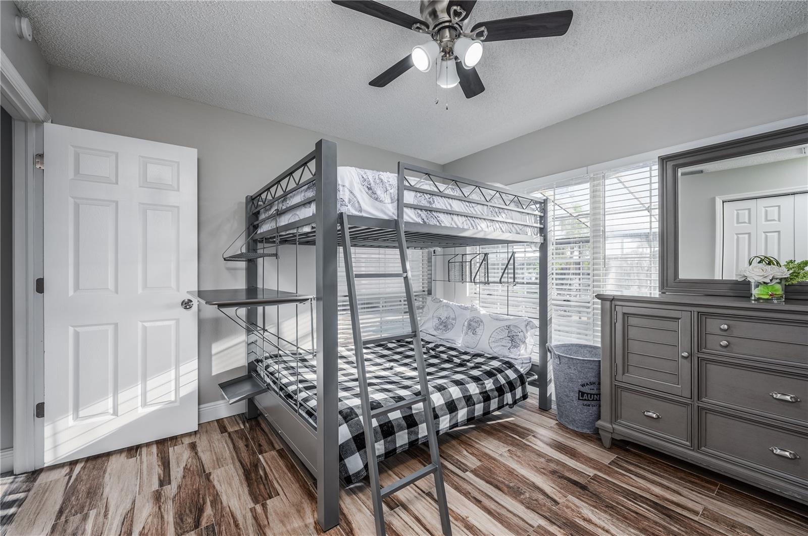 Image 23 of 36 For 930 Symphony Isles Boulevard