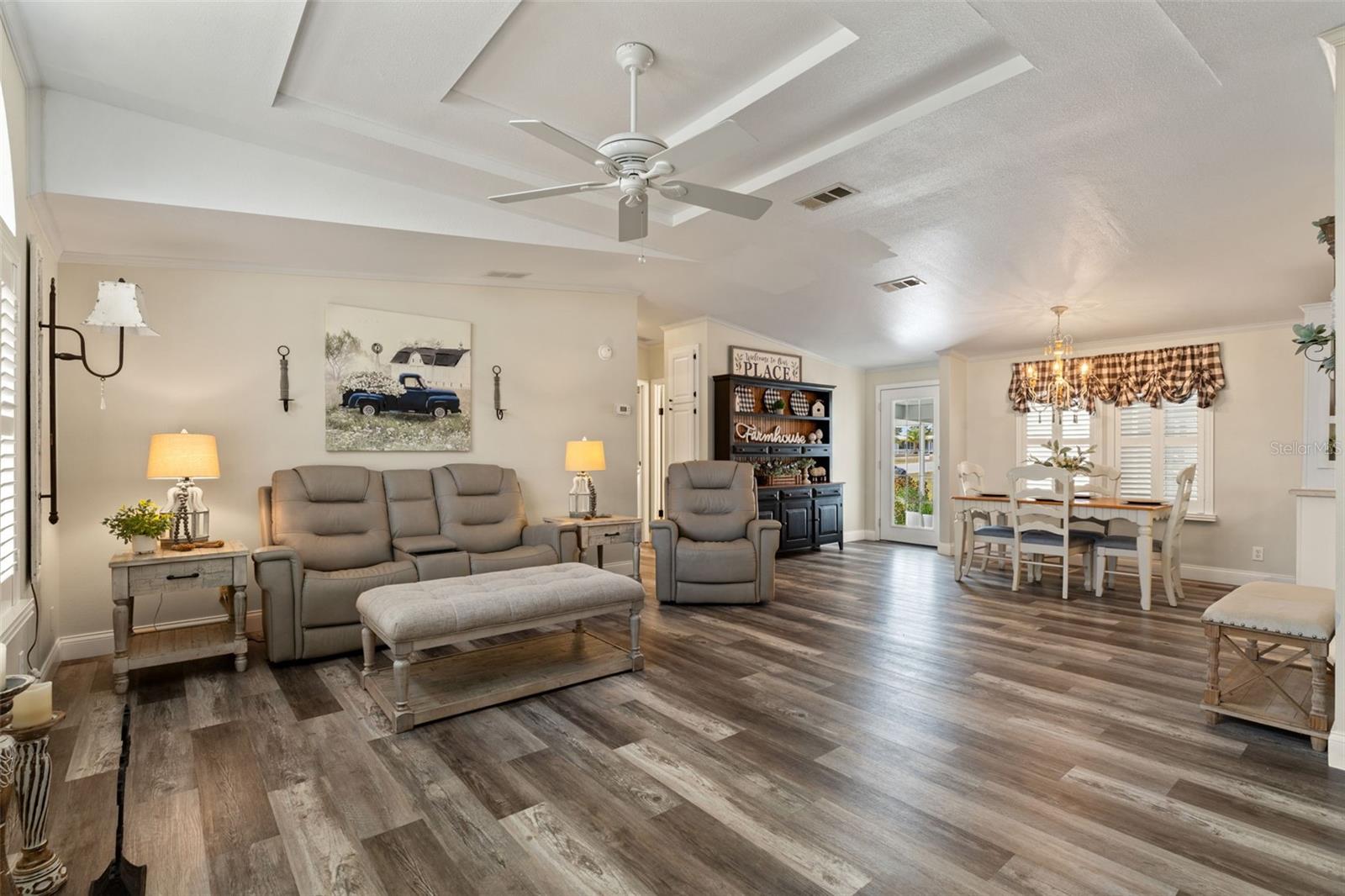 Image 11 of 55 For 15922 Brookridge Boulevard