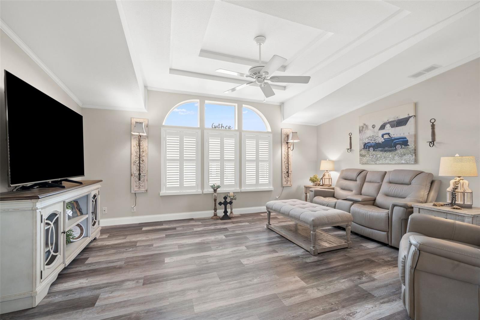 Image 12 of 55 For 15922 Brookridge Boulevard