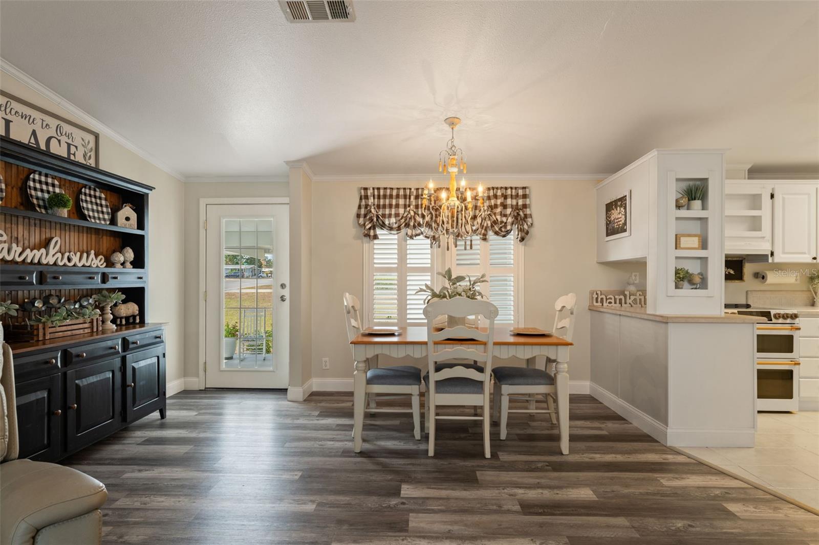 Image 13 of 55 For 15922 Brookridge Boulevard