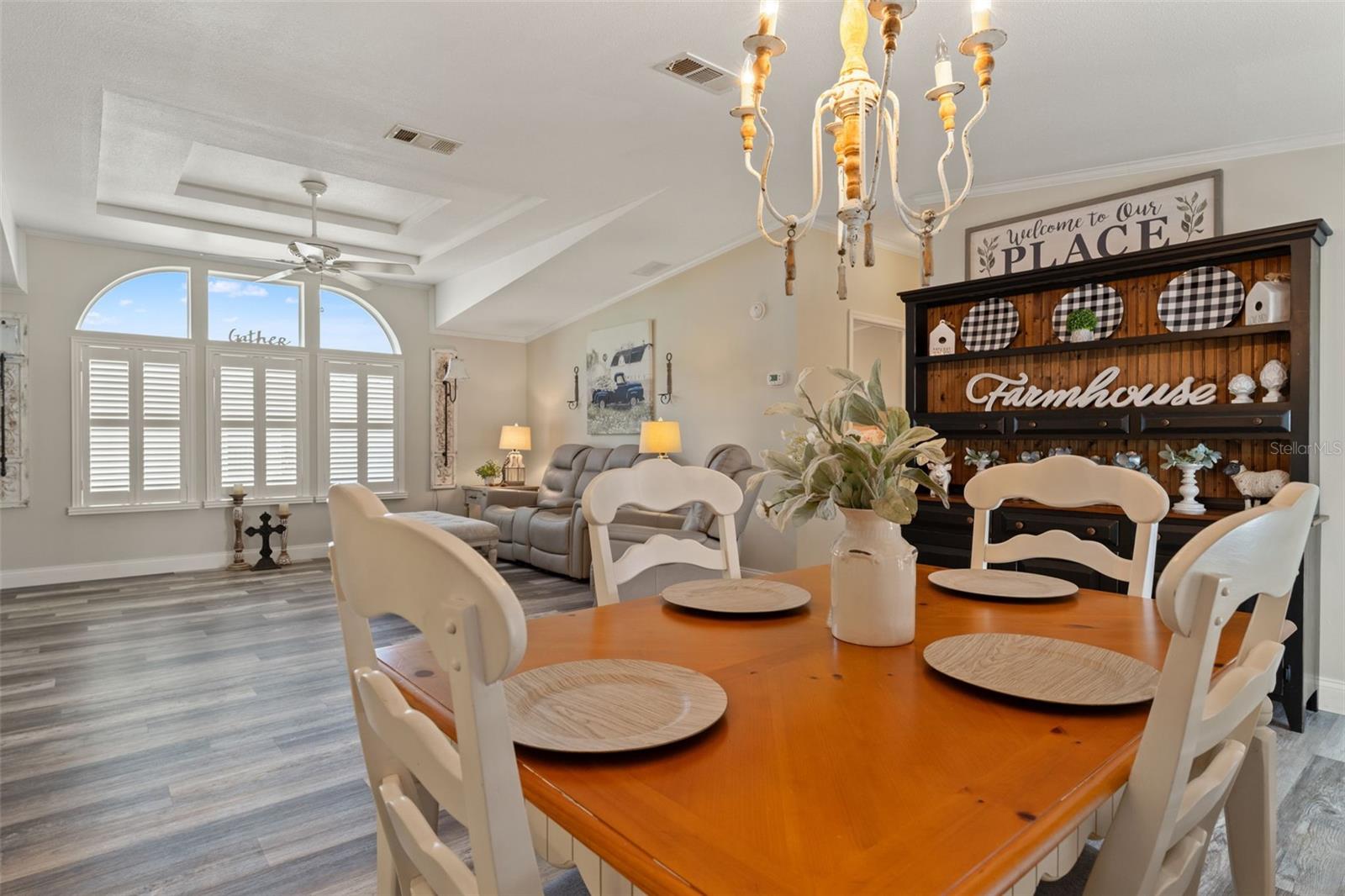 Image 14 of 55 For 15922 Brookridge Boulevard