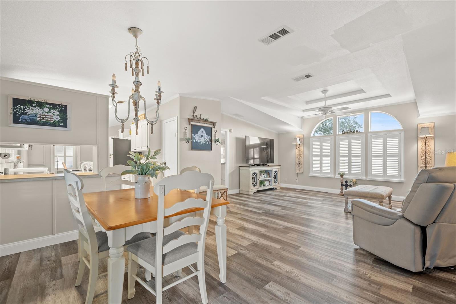 Image 15 of 55 For 15922 Brookridge Boulevard