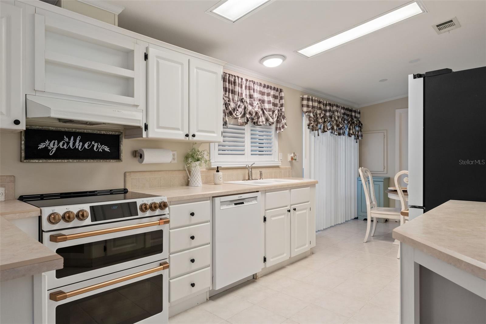 Image 16 of 55 For 15922 Brookridge Boulevard