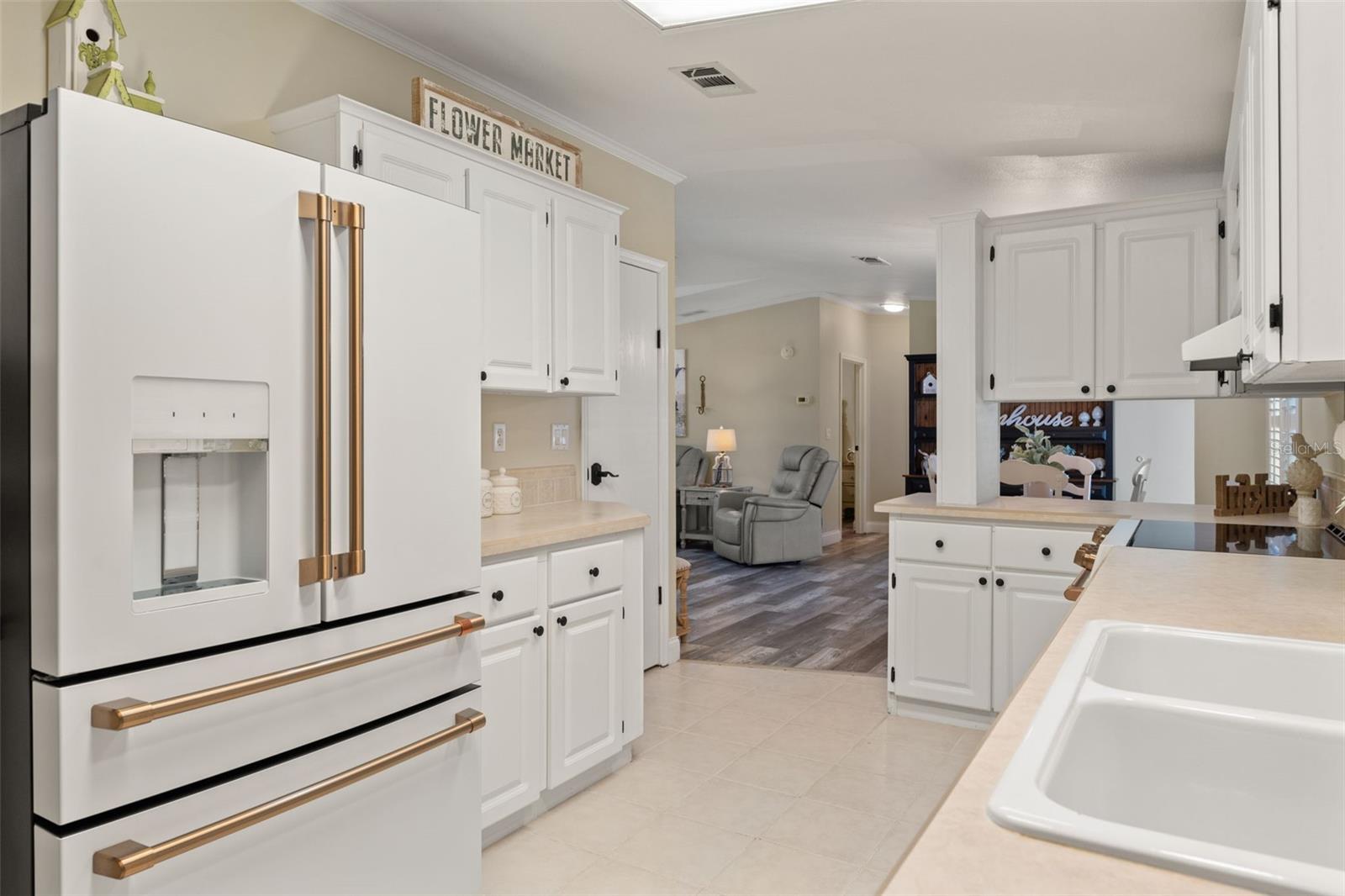 Image 17 of 55 For 15922 Brookridge Boulevard