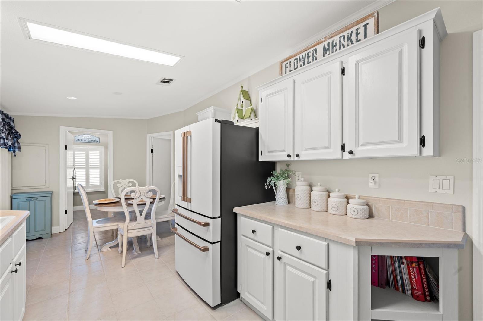 Image 18 of 55 For 15922 Brookridge Boulevard