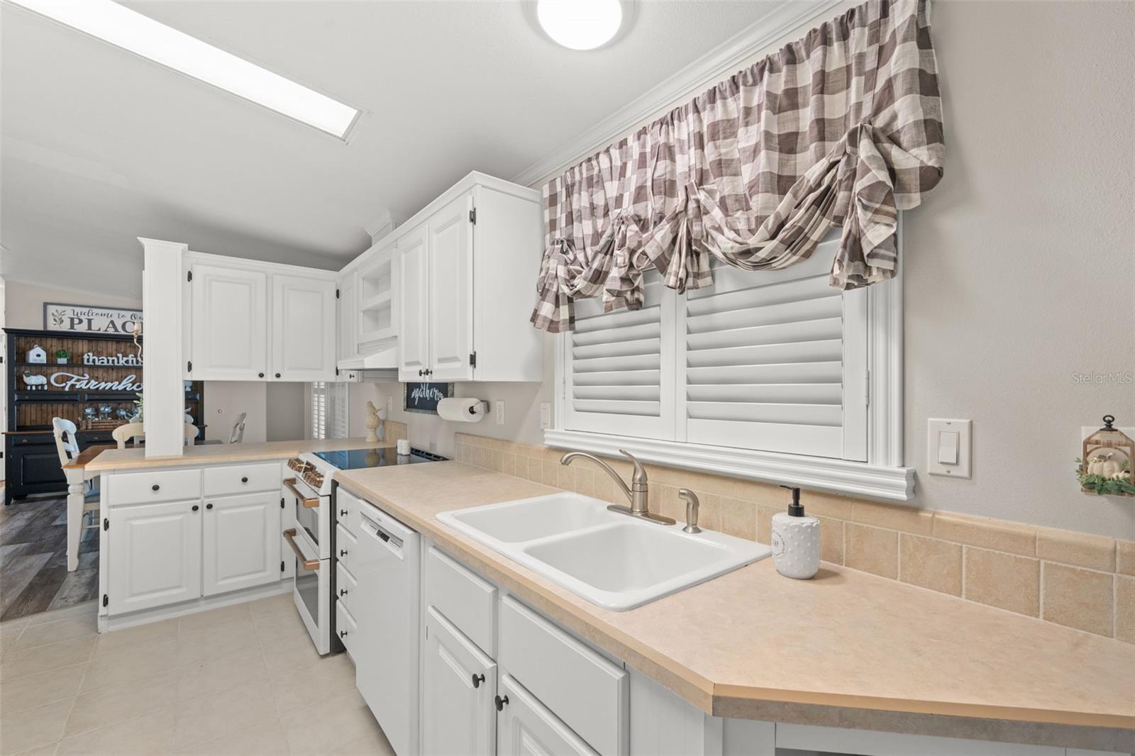 Image 20 of 55 For 15922 Brookridge Boulevard