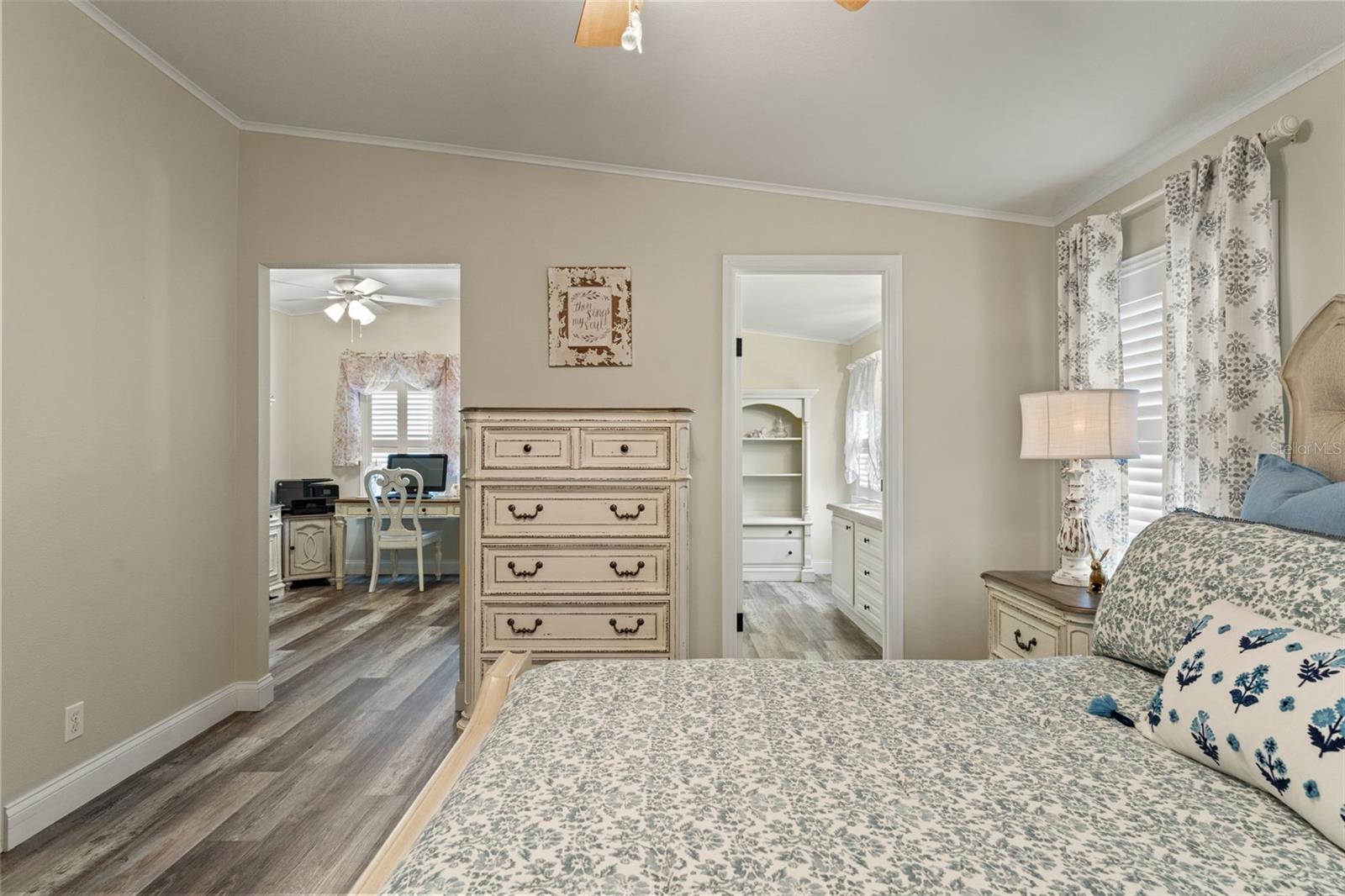 Image 26 of 55 For 15922 Brookridge Boulevard