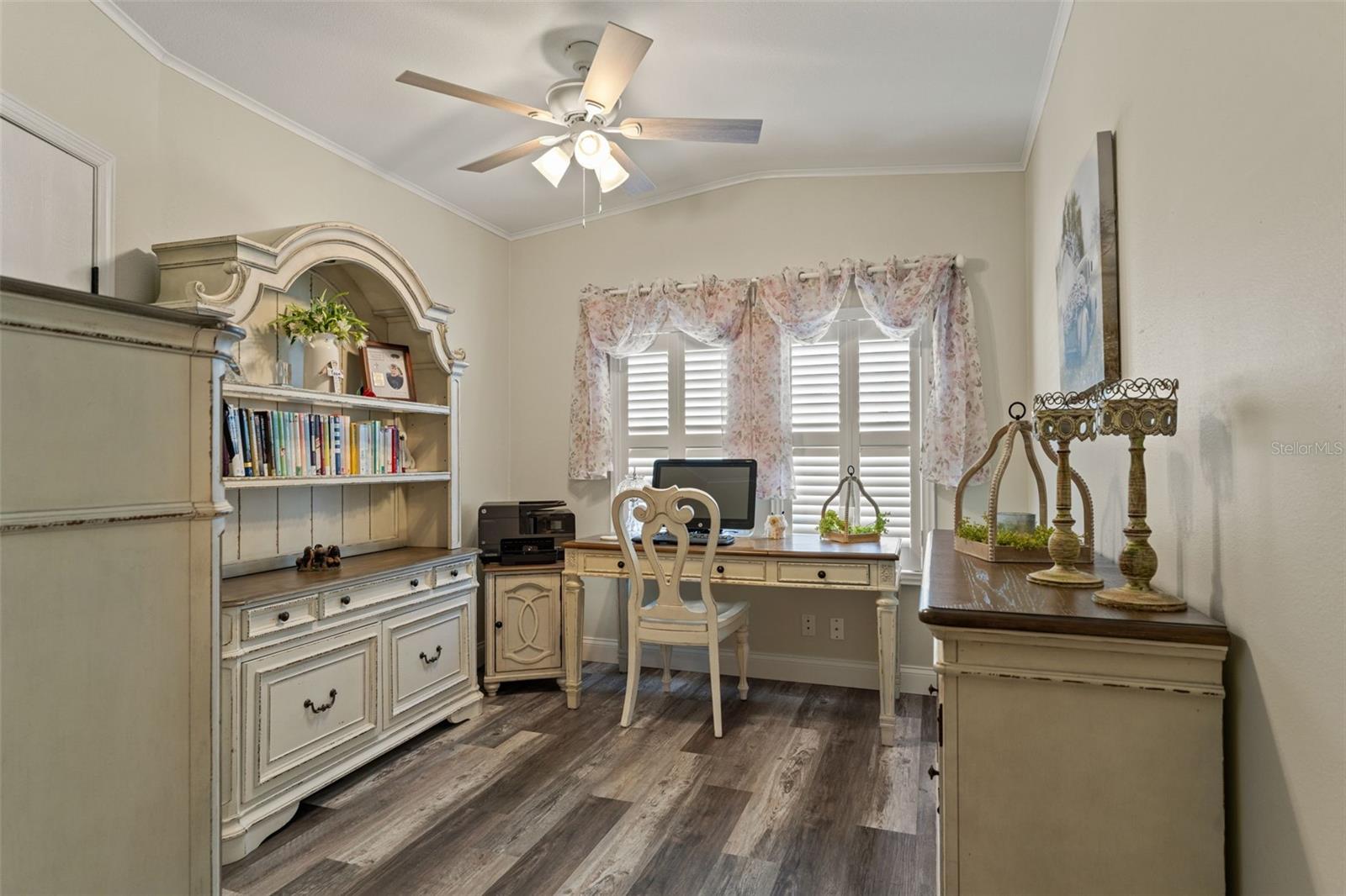 Image 29 of 55 For 15922 Brookridge Boulevard