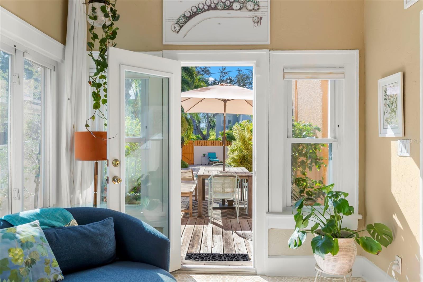 Image 11 of 73 For 426 20th Avenue Ne