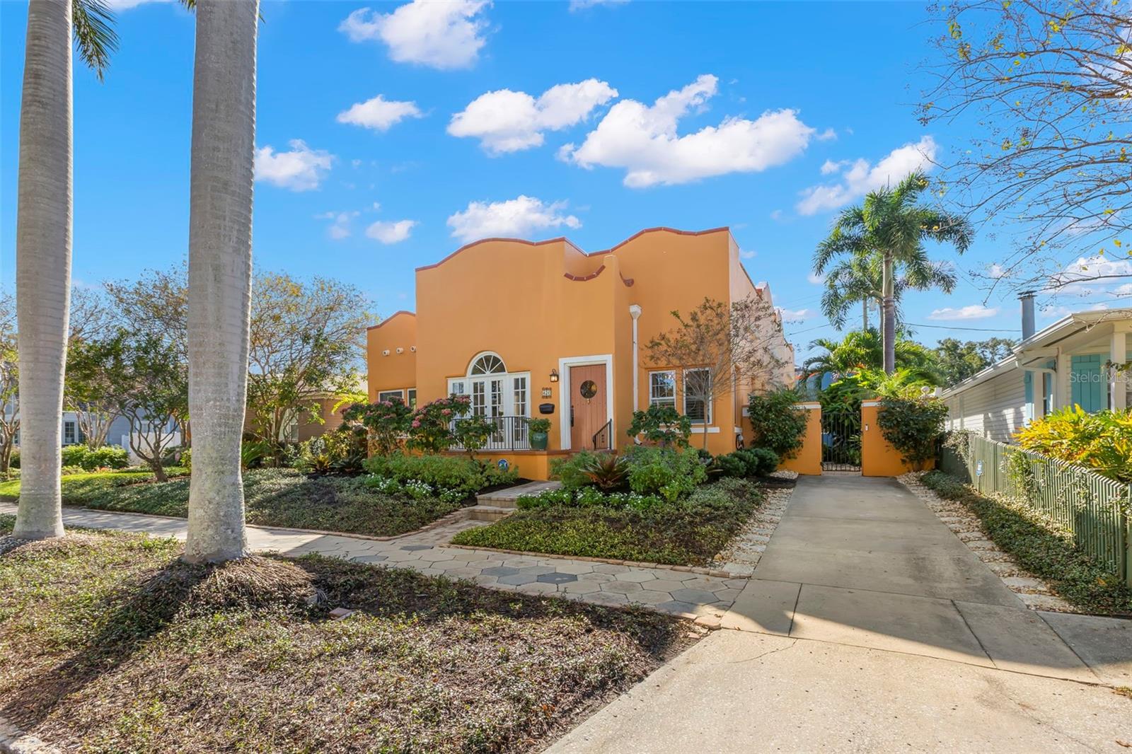 Image 3 of 73 For 426 20th Avenue Ne