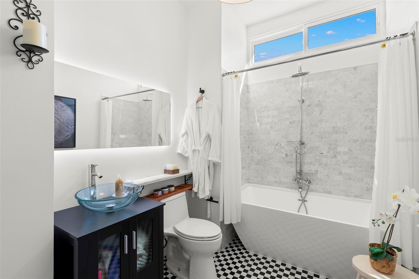 Image 31 of 73 For 426 20th Avenue Ne