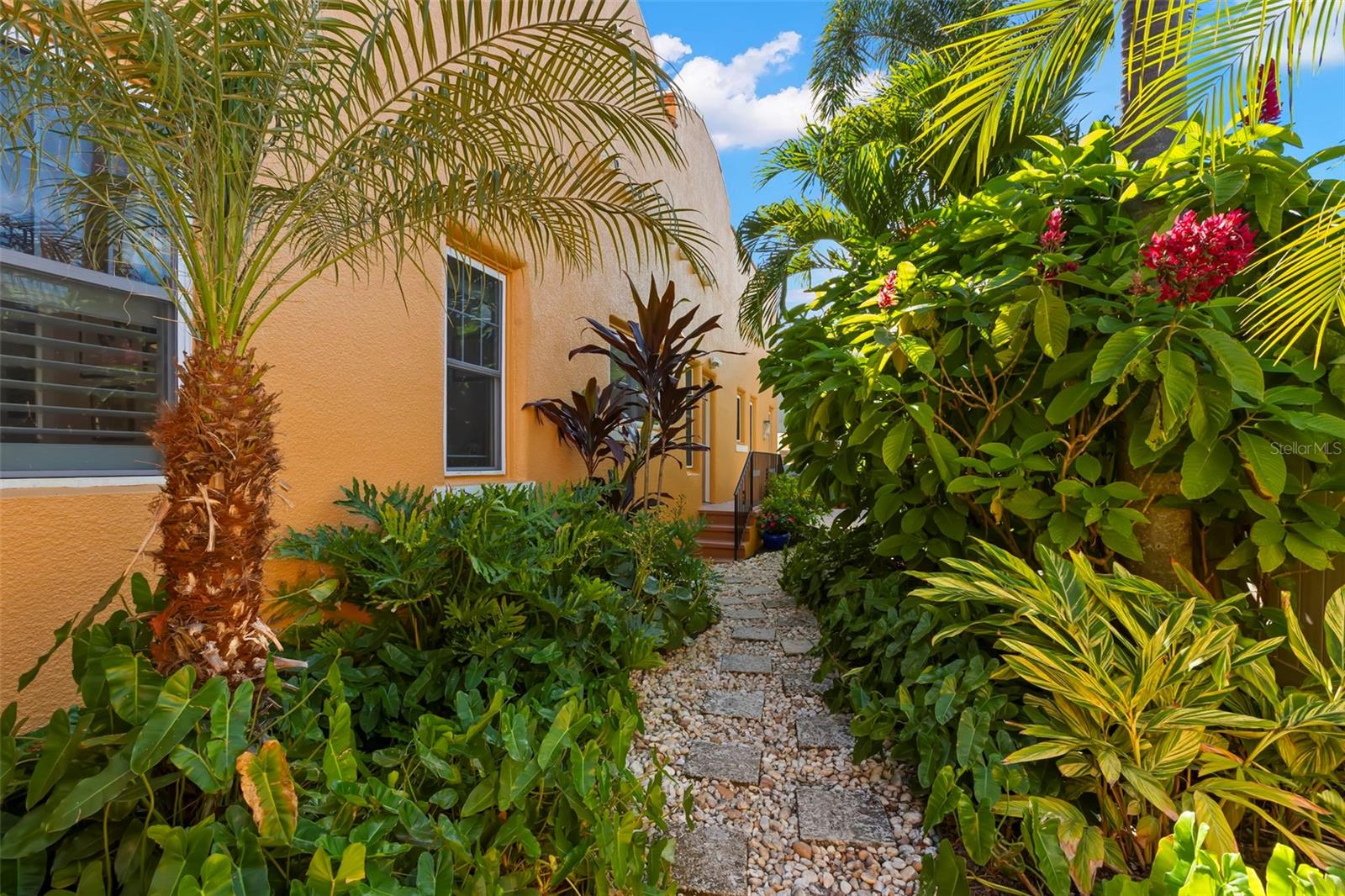 Image 37 of 73 For 426 20th Avenue Ne