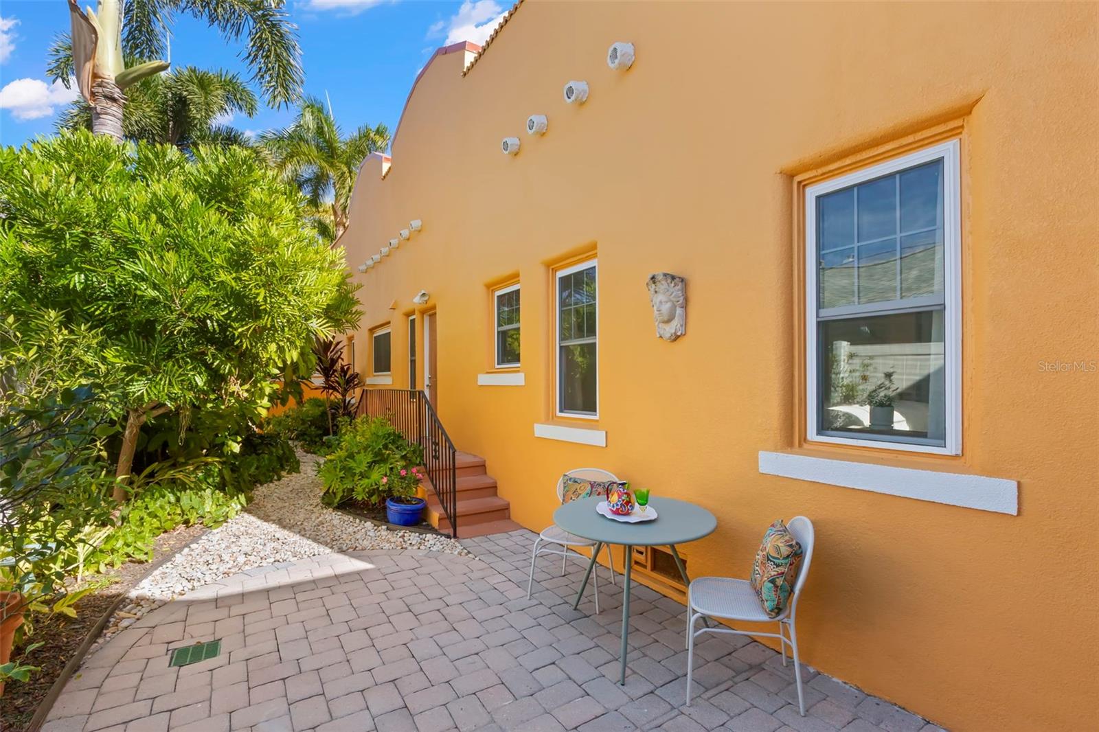 Image 38 of 73 For 426 20th Avenue Ne