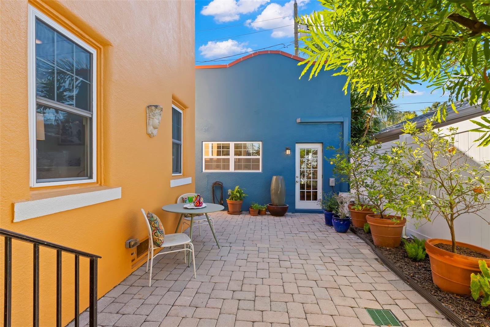 Image 39 of 73 For 426 20th Avenue Ne