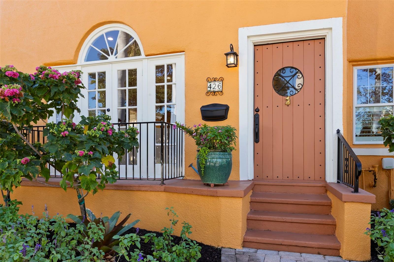 Image 4 of 73 For 426 20th Avenue Ne