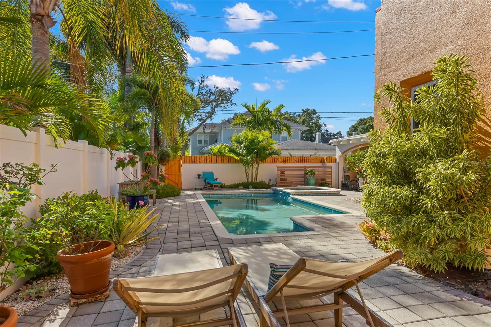 Image 51 of 73 For 426 20th Avenue Ne