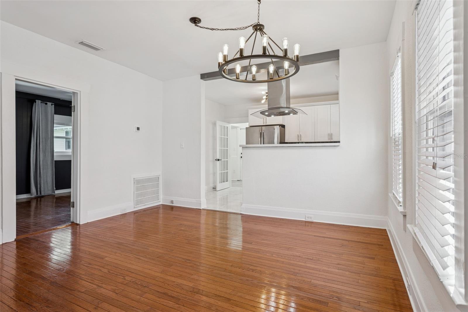 Image 10 of 48 For 204 Floribraska Avenue