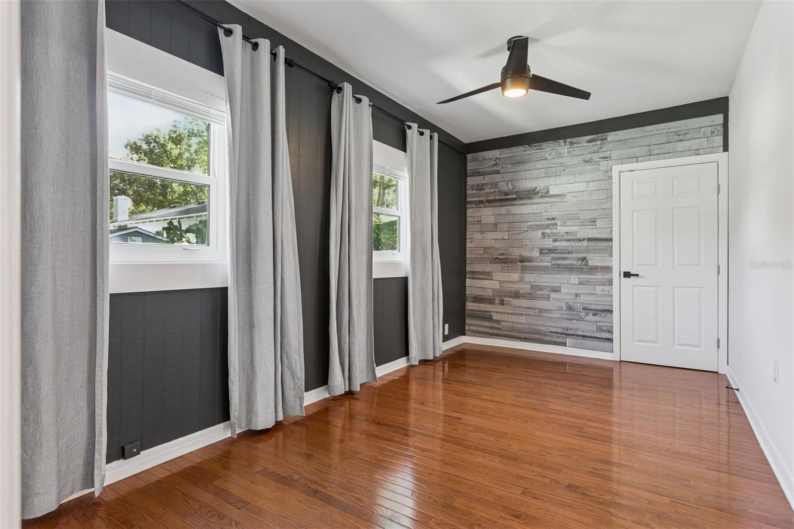 Image 16 of 48 For 204 Floribraska Avenue