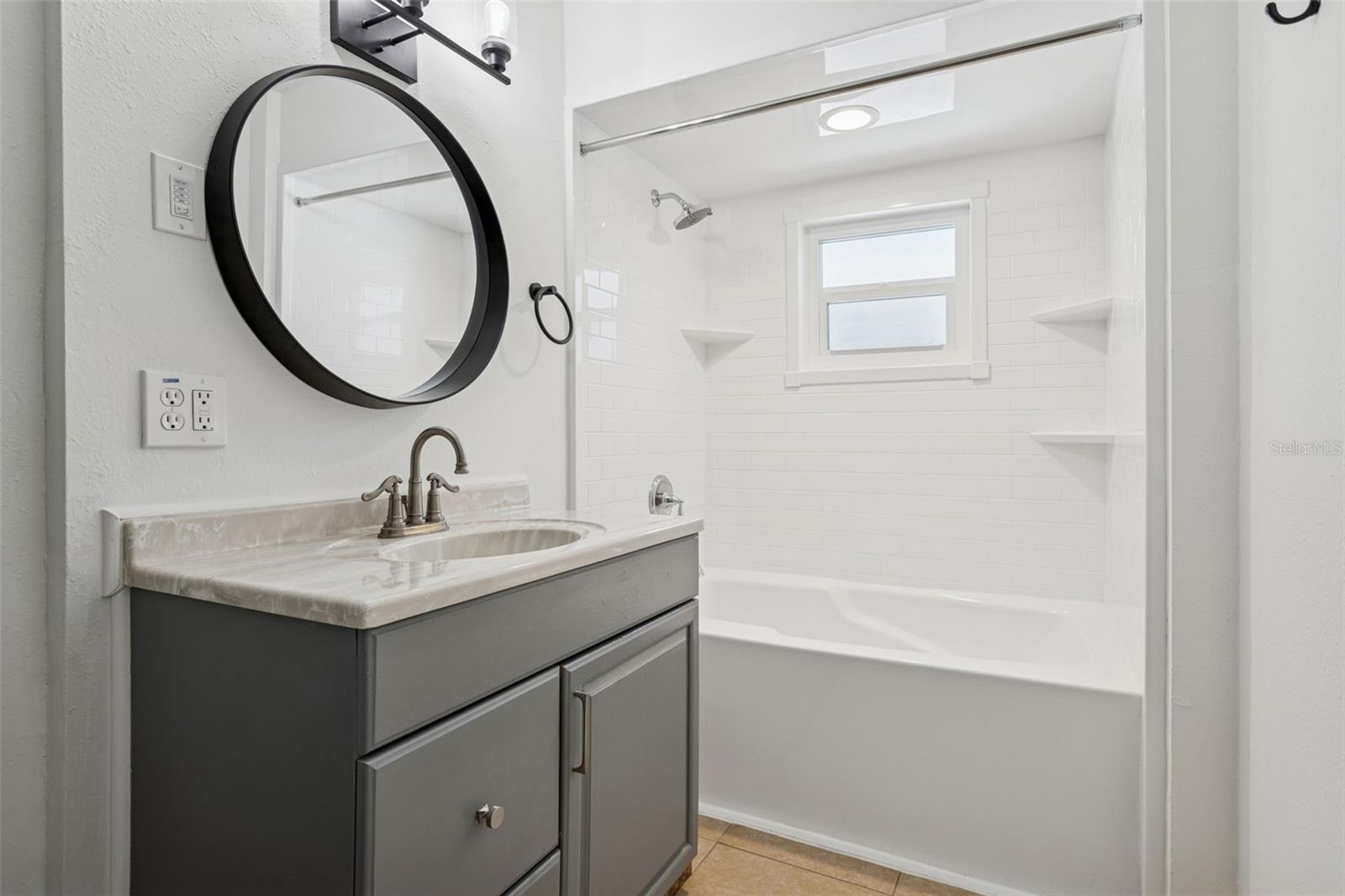 Image 19 of 48 For 204 Floribraska Avenue