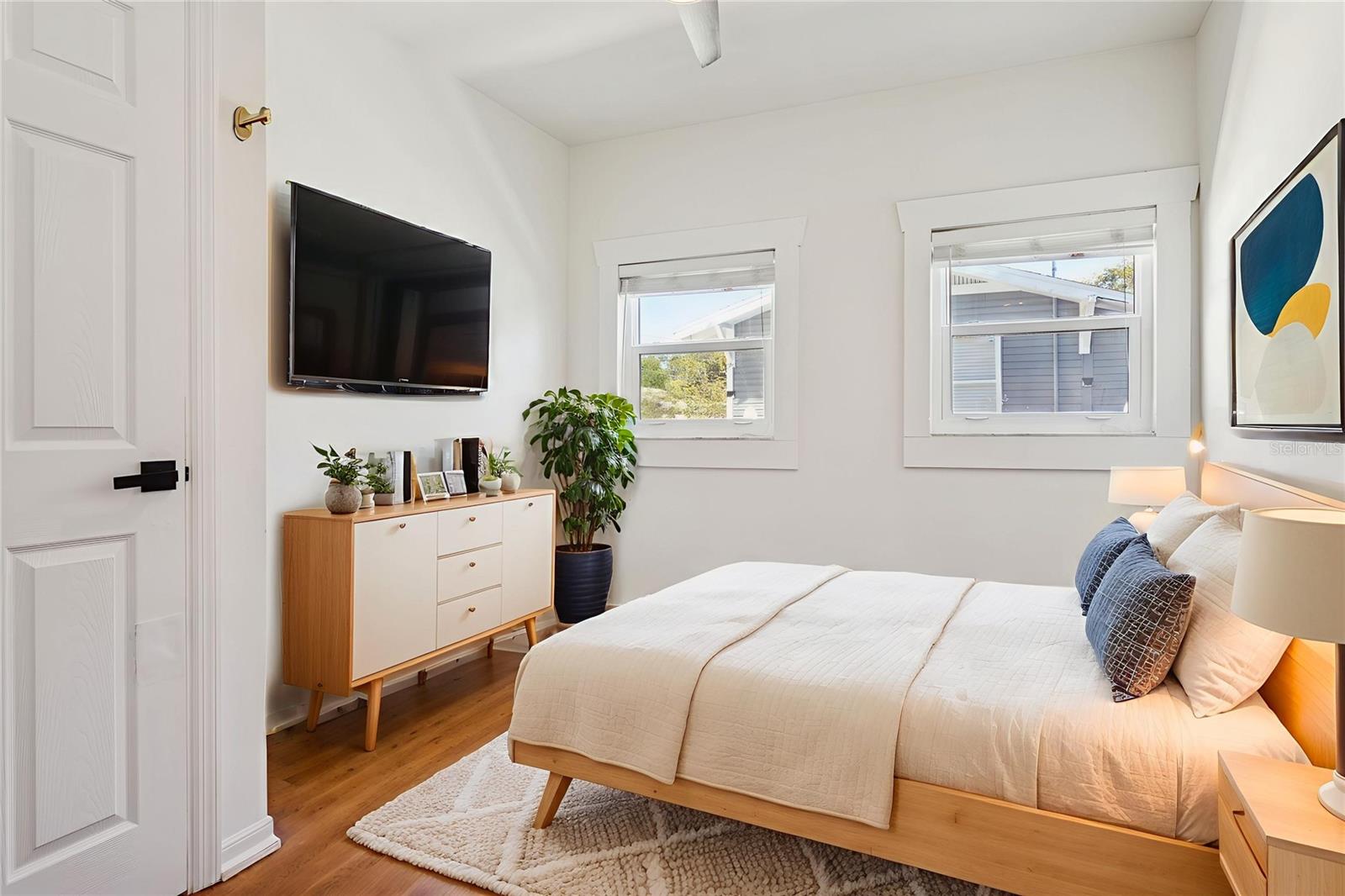 Image 22 of 48 For 204 Floribraska Avenue