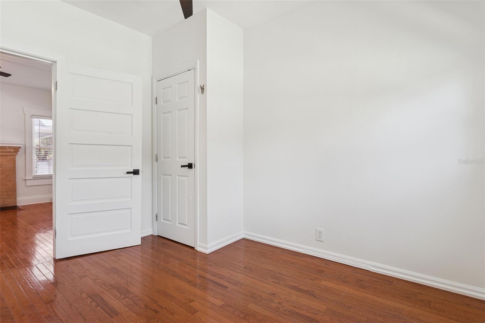 Image 23 of 48 For 204 Floribraska Avenue