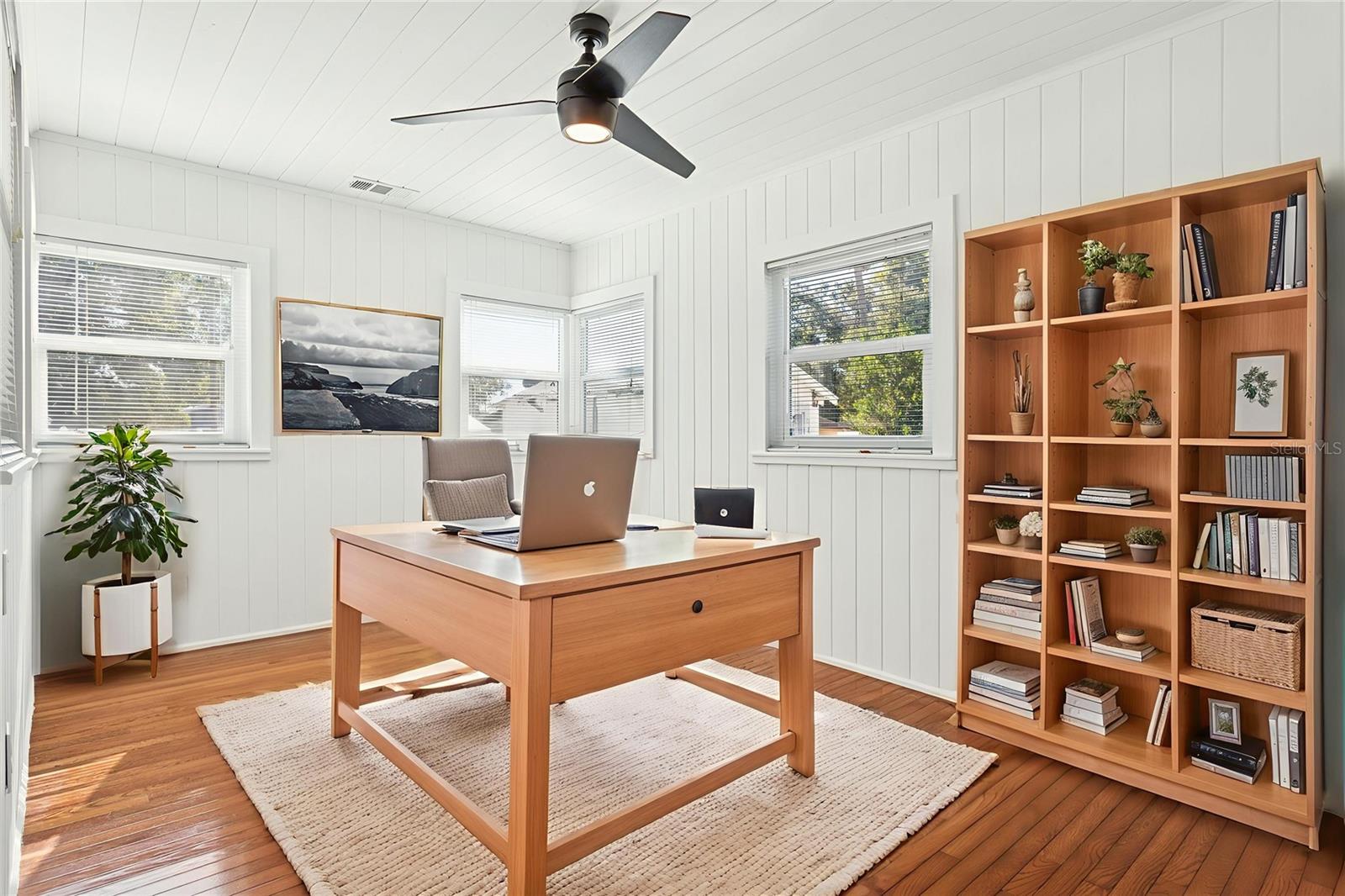 Image 25 of 48 For 204 Floribraska Avenue