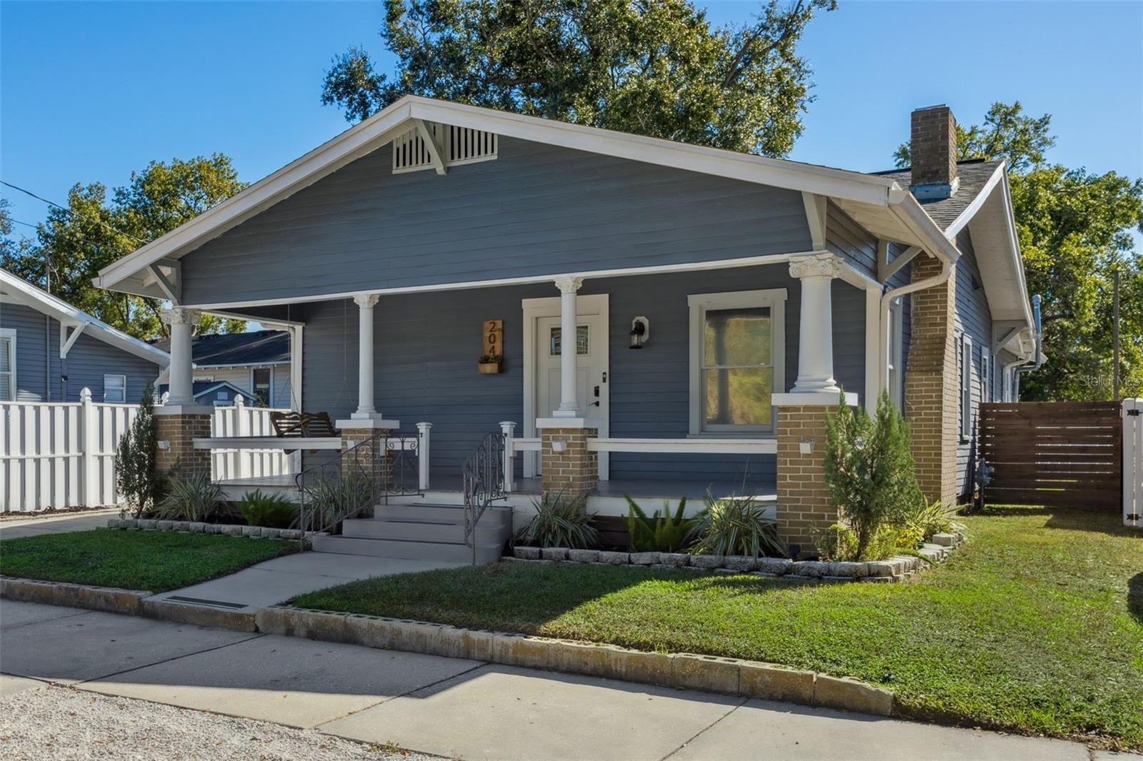 Image 3 of 48 For 204 Floribraska Avenue