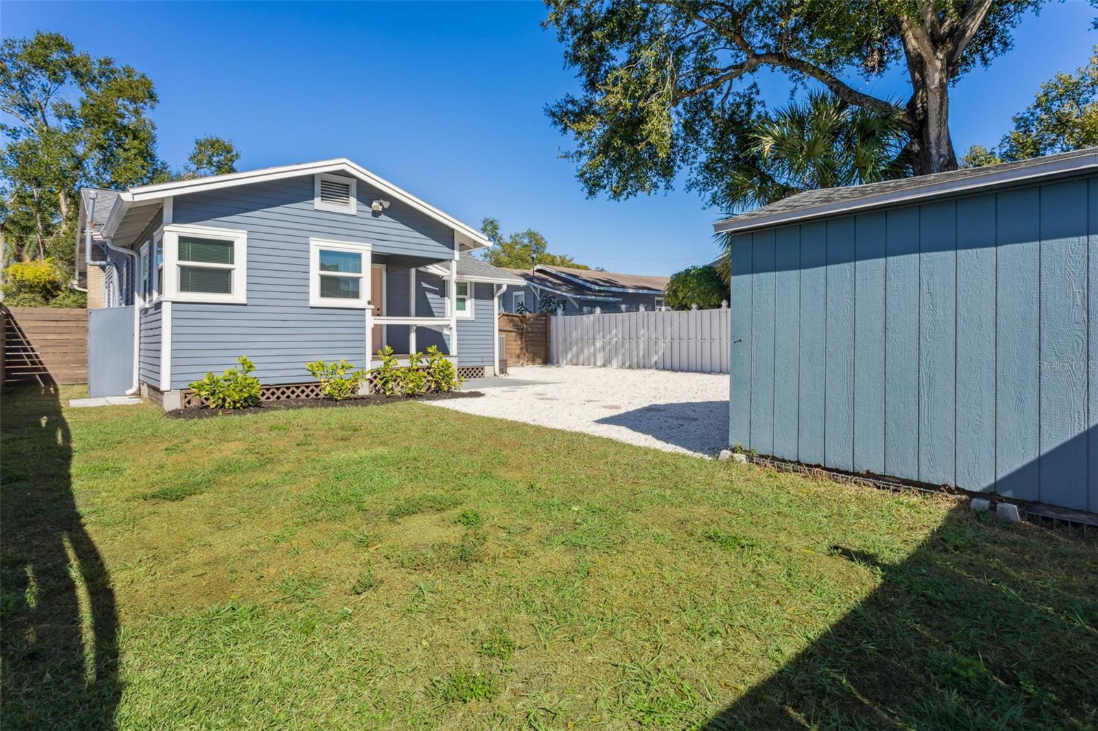 Image 34 of 48 For 204 Floribraska Avenue