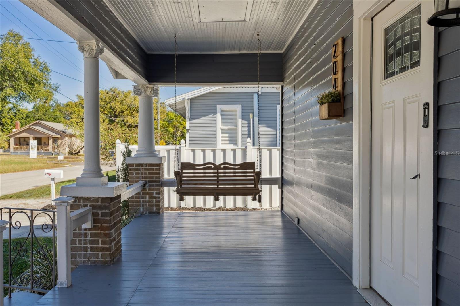 Image 4 of 48 For 204 Floribraska Avenue