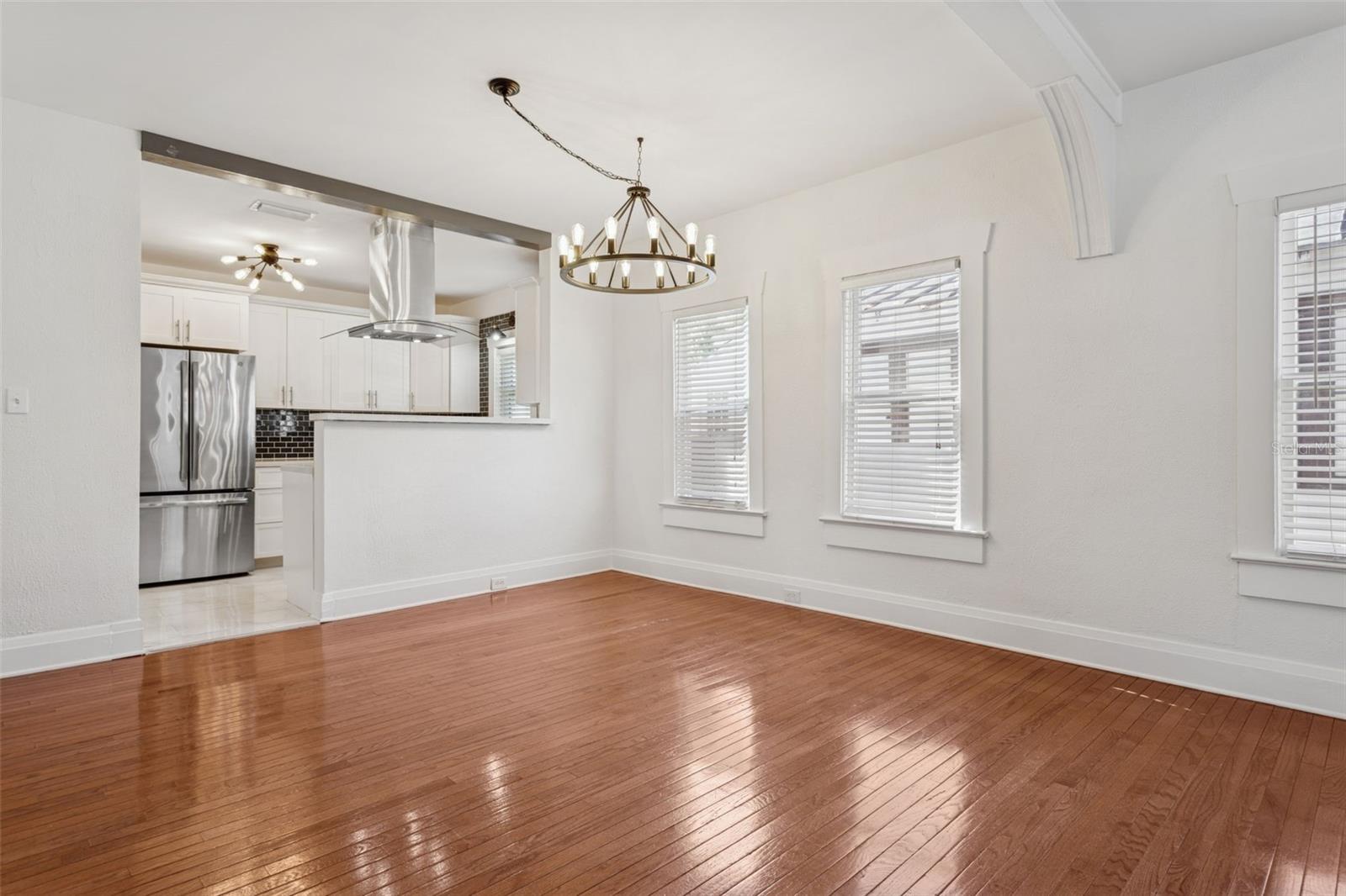 Image 8 of 48 For 204 Floribraska Avenue