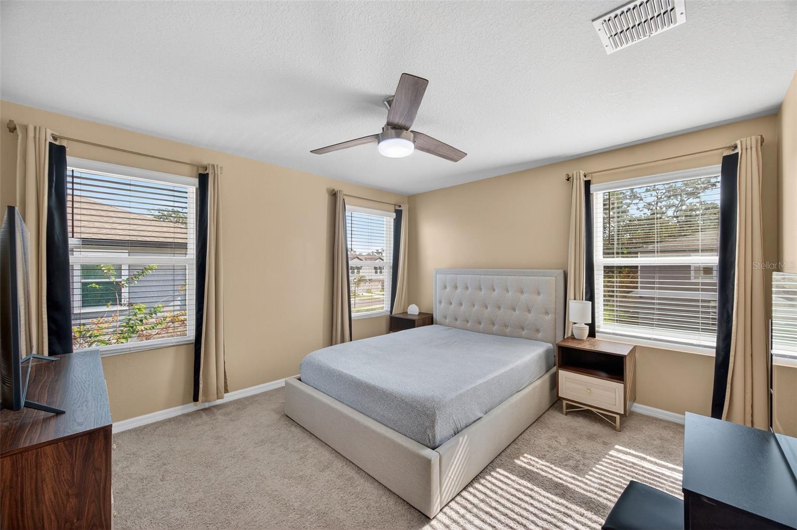 Image 13 of 27 For 2761 Emory Sound Place