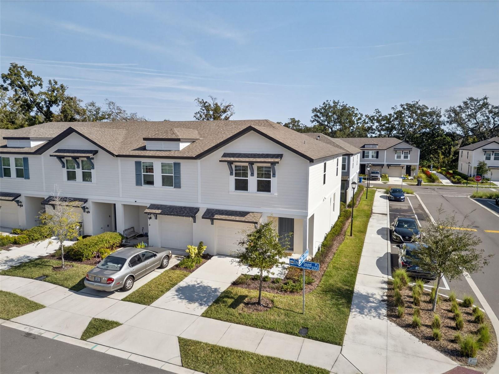 Image 25 of 27 For 2761 Emory Sound Place