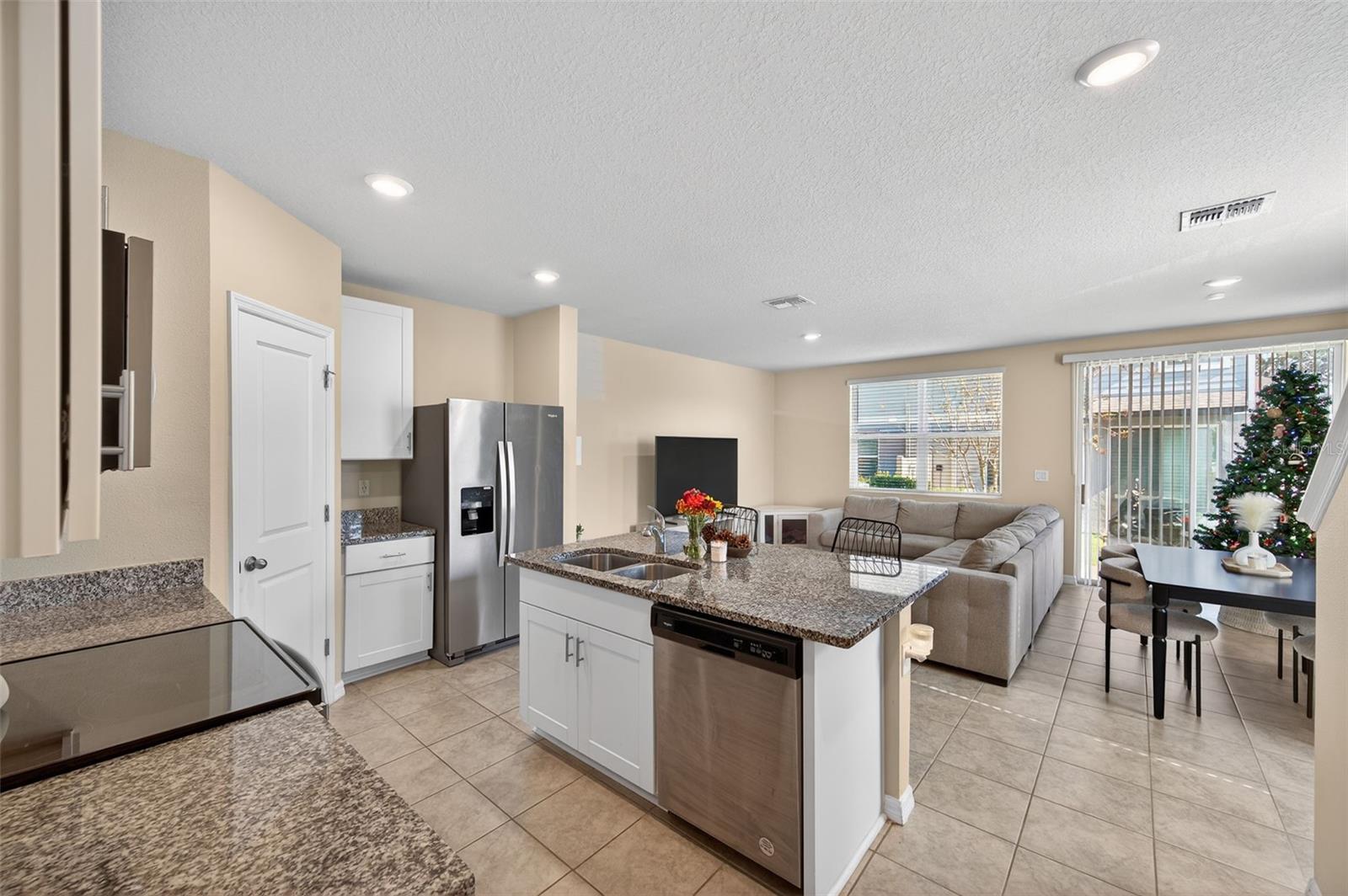 Image 3 of 27 For 2761 Emory Sound Place