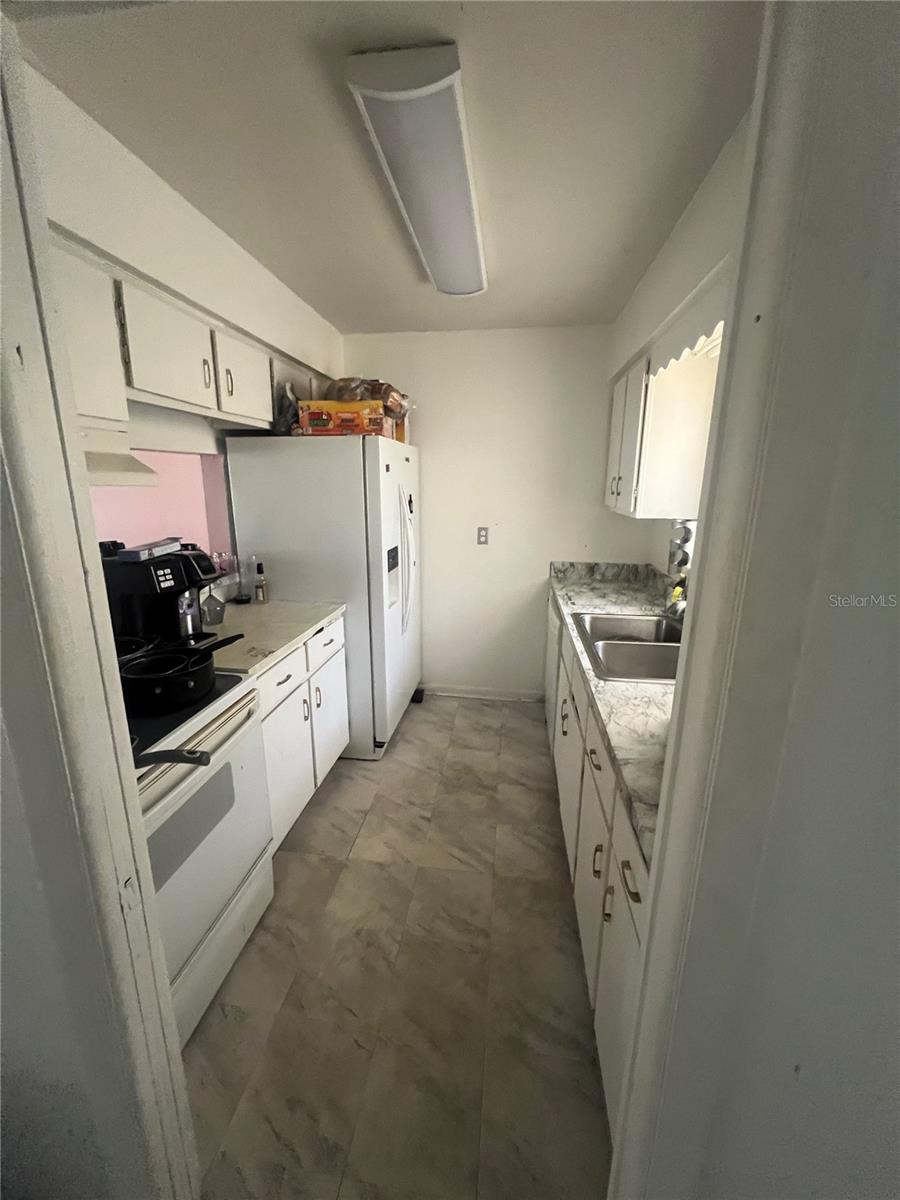 Image 5 of 5 For 2050 Oleander Boulevard 4-105