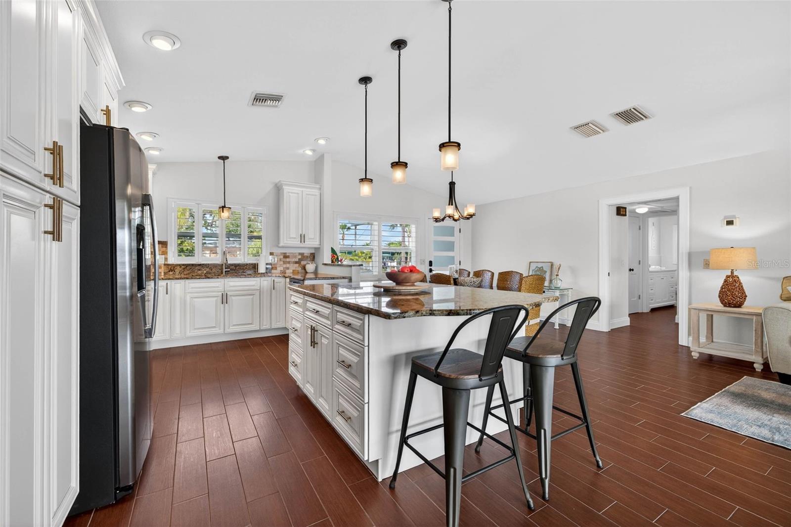 Image 16 of 51 For 333 La Hacienda Drive