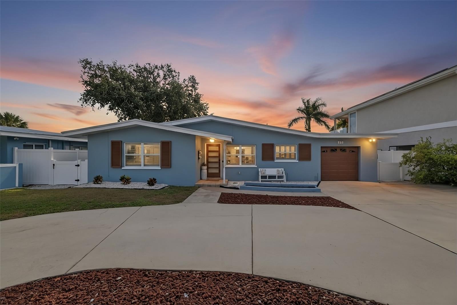 Image 2 of 51 For 333 La Hacienda Drive