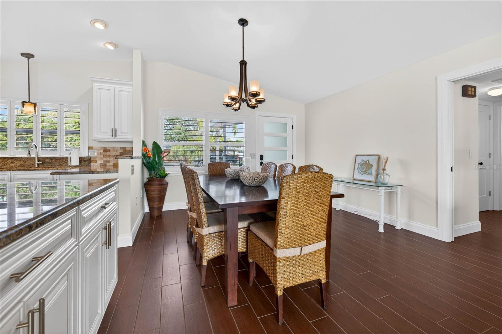 Image 20 of 51 For 333 La Hacienda Drive