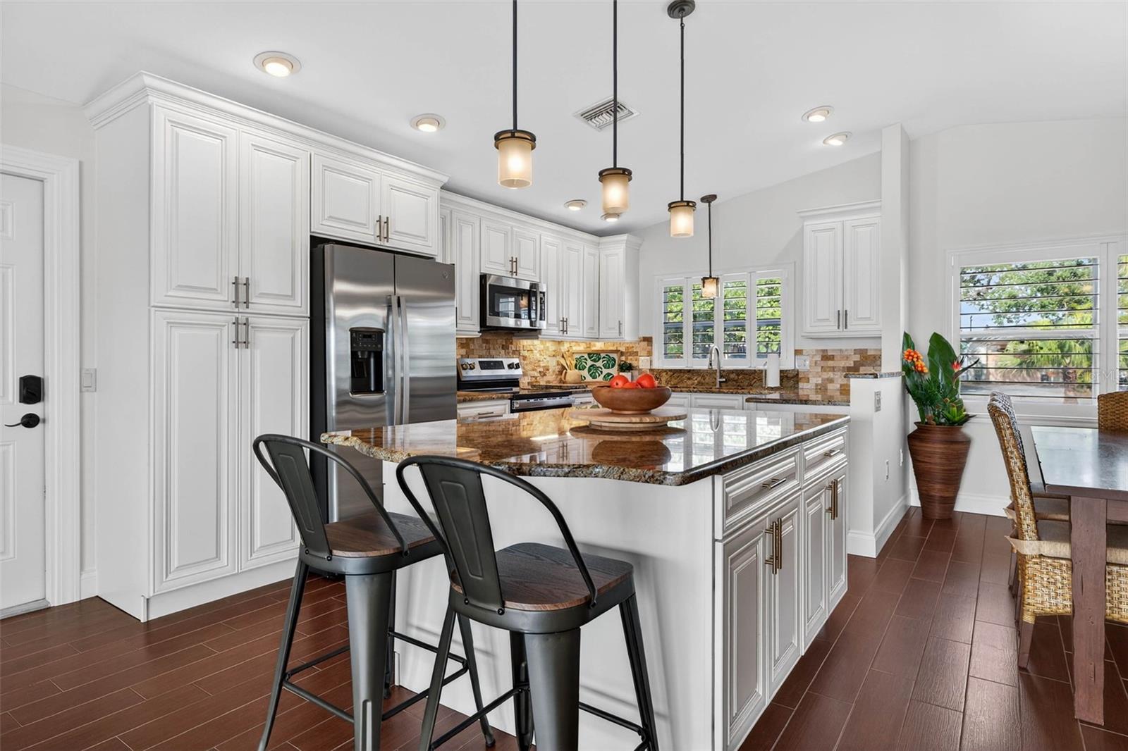 Image 21 of 51 For 333 La Hacienda Drive