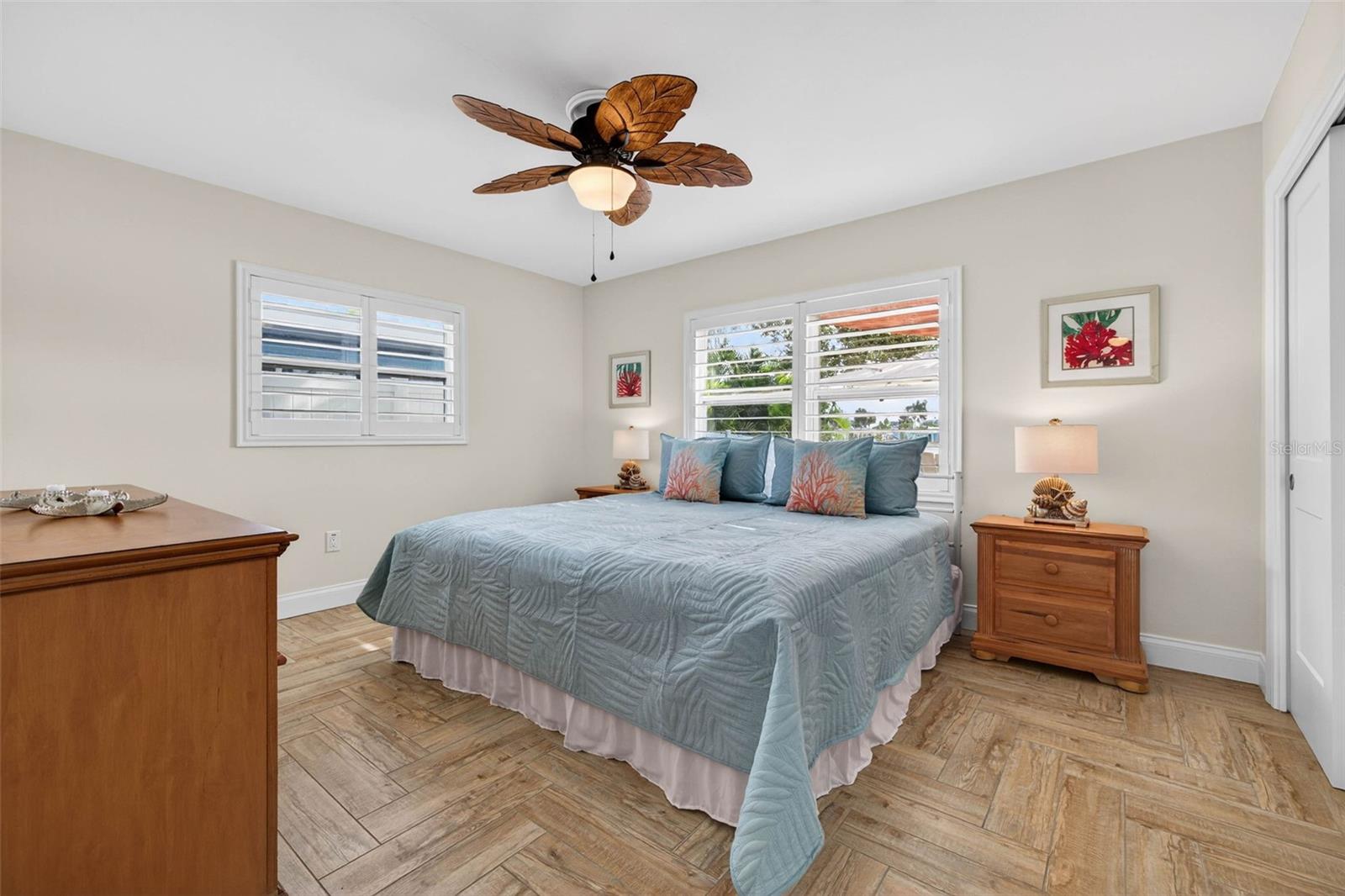 Image 29 of 51 For 333 La Hacienda Drive