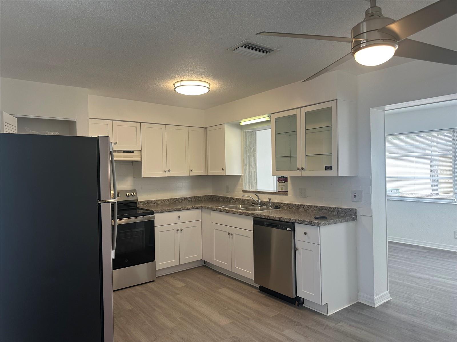 Image 5 of 19 For 2075 Plateau Road