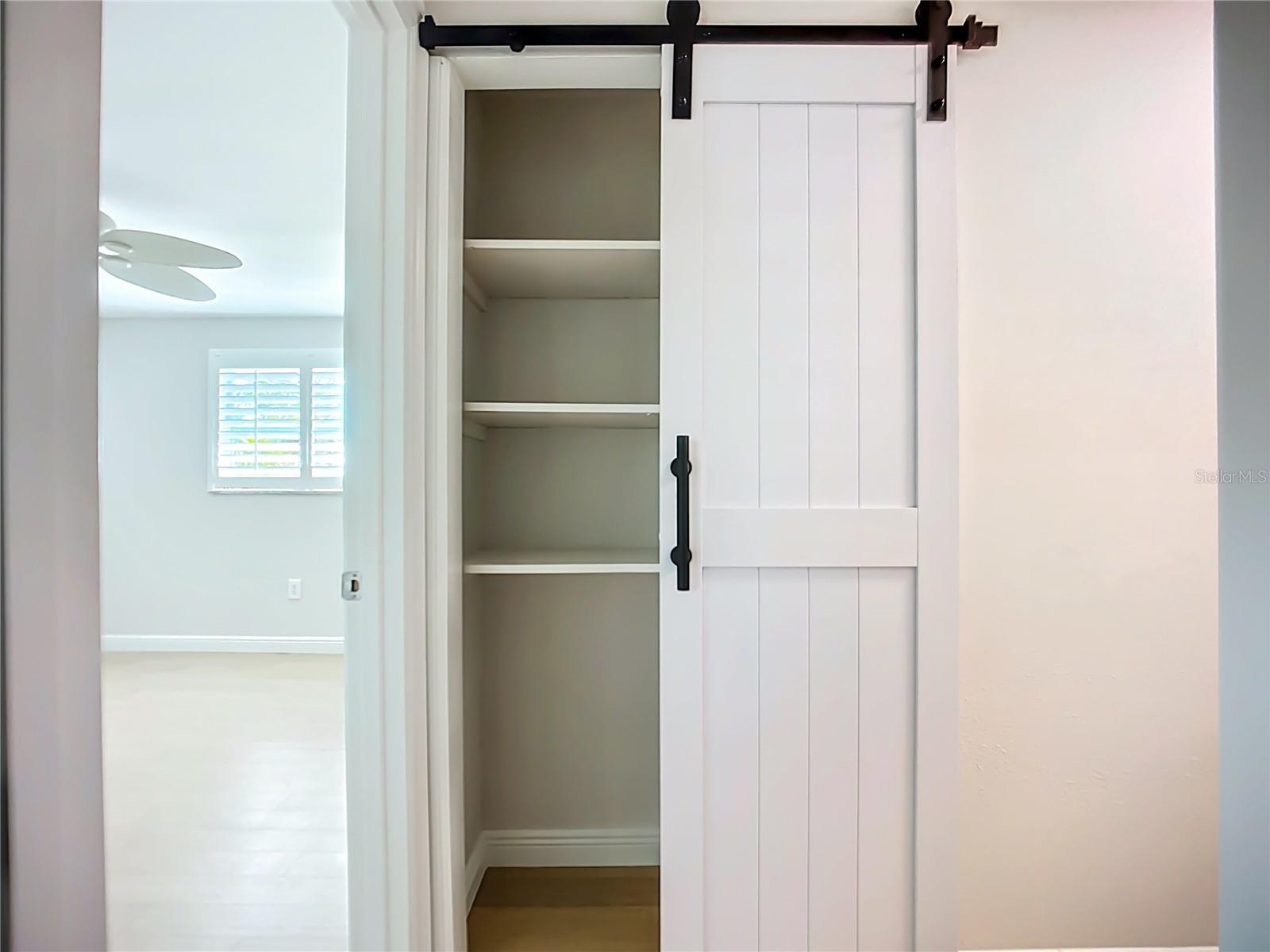 Listing photo id 22 for 607 Emerald Lane