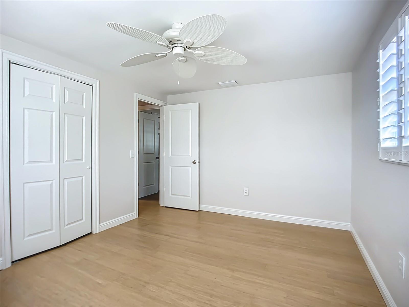 Listing photo id 26 for 607 Emerald Lane